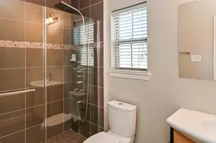 912 W 25th St, Houston, TX 77008 - Photo 13