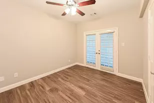 912 W 25th St, Houston, TX 77008 - Photo 11
