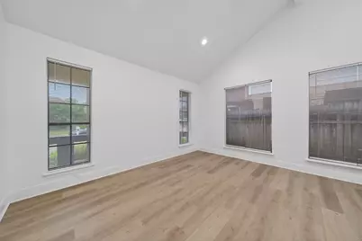 4735 Woodford Street, Baytown, TX 77521 - Photo 9