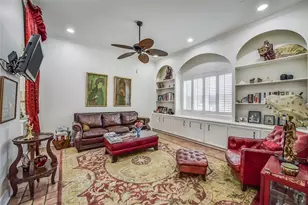 2011 Canongate Dr, Houston, TX 77056 - Photo 9