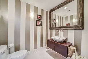 2011 Canongate Dr, Houston, TX 77056 - Photo 17
