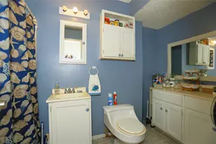 405 Center Way St, Lake Jackson, TX 77566 - Photo 17