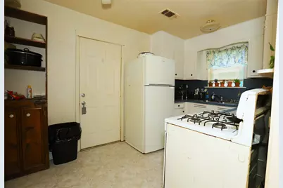 405 Center Way Street, Lake Jackson, TX 77566 - Photo 9