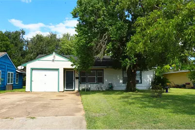 405 Center Way Street, Lake Jackson, TX 77566 - Photo 1