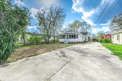 2012 Avenue F, Dickinson, TX 77539 - Photo 11