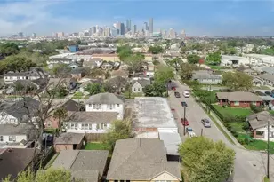 1 Sidney St, Houston, TX 77003 - Photo 11