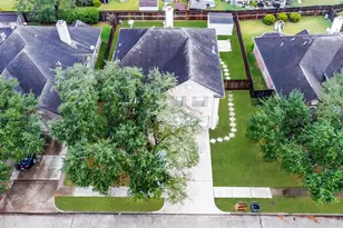 1107 Sunset Lakes Dr, Pearland, TX 77581 - Photo 33