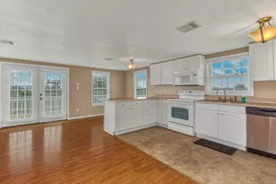 1089 Melody Ln, Port Bolivar, TX 77650 - Photo 25