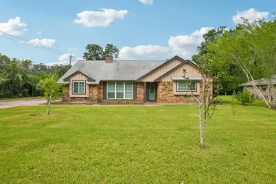401 Southern Oaks Drive, Lake Jackson, TX 77566 - Photo 1