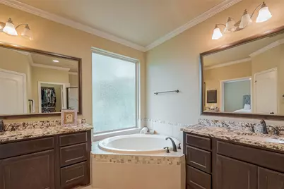 42 Daffodil Meadow Place, The Woodlands, TX 77375 - Photo 15
