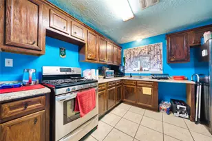 4931 Mercedes Ln, Houston, TX 77022 - Photo 11