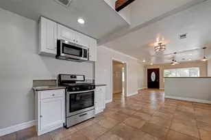 817 Eleanor St, Houston, TX 77009 - Photo 17