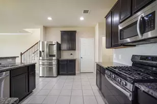 9106 St Laurent Ln, Houston, TX 77044 - Photo 7