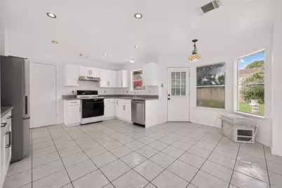 8202 Worthington Dr, Houston, TX 77083 - Photo 15