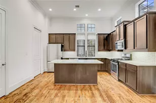 3225 Maxroy St, Houston, TX 77008 - Photo 11