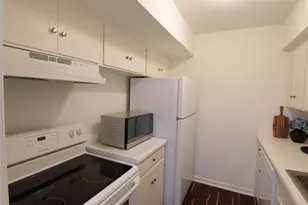 2101 Fountain View Dr, Houston, TX 77057 - Photo 11