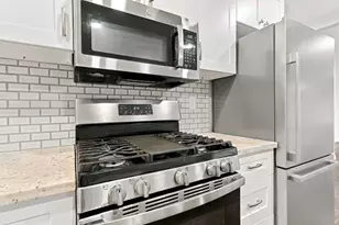 5747 Thrush Dr, Houston, TX 77033 - Photo 19