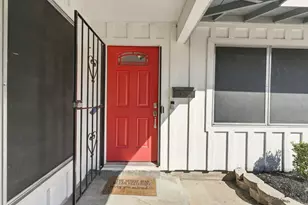 5747 Thrush Dr, Houston, TX 77033 - Photo 3