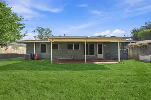 5747 Thrush Dr, Houston, TX 77033 - Photo 41