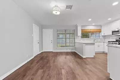 5747 Thrush Drive, Houston, TX 77033 - Photo 15