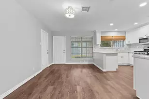 5747 Thrush Dr, Houston, TX 77033 - Photo 15