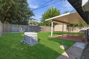 5747 Thrush Dr, Houston, TX 77033 - Photo 43