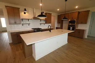 11402 Old Fashion Cir, Mont Belvieu, TX 77535 - Photo 3
