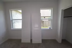 11402 Old Fashion Cir, Mont Belvieu, TX 77535 - Photo 7