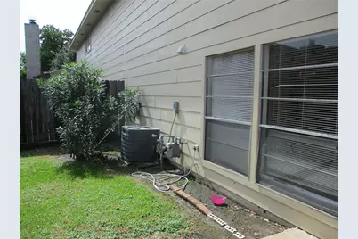 10834 Sugar Hill Drive #B, Houston, TX 77042 - Photo 7