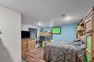 1015 Mitchell St, Sour Lake, TX 77659 - Photo 11