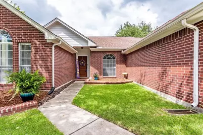 16206 Ruffian Drive, Friendswood, TX 77546 - Photo 3