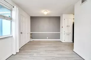 11002 Hammerly Blvd, Houston, TX 77043 - Photo 9