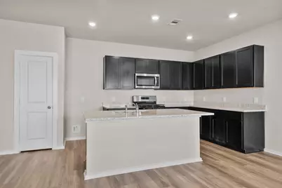 3526 Cardinal Pointe Drive, Angleton, TX 77515 - Photo 5