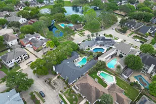 8103 Lake Edge Ct, Houston, TX 77071 - Photo 45