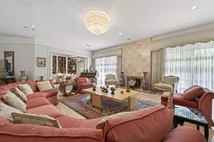 8103 Lake Edge Ct, Houston, TX 77071 - Photo 13