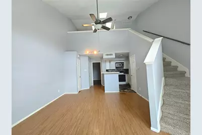 10855 Meadowglen Lane #928, Houston, TX 77042 - Photo 9
