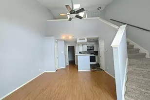 10855 Meadowglen Ln, Houston, TX 77042 - Photo 9