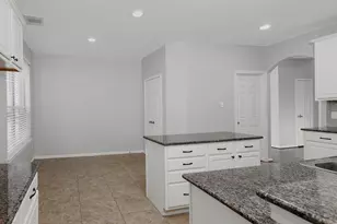 131 S Spinning Wheel Cir, The Woodlands, TX 77382 - Photo 11
