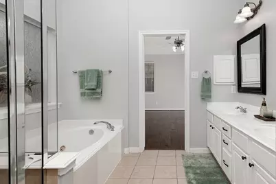 131 S Spinning Wheel Circle, The Woodlands, TX 77382 - Photo 17
