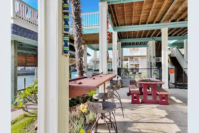 1101 Fountain View Drive, Crystal Beach, TX 77650 - Photo 9