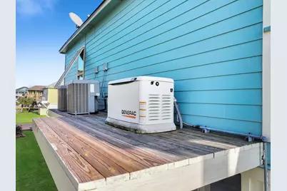 1101 Fountain View Drive, Crystal Beach, TX 77650 - Photo 5