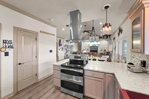 1101 Fountain View Dr, Crystal Beach, TX 77650 - Photo 23