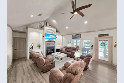 1101 Fountain View Drive, Crystal Beach, TX 77650 - Photo 19