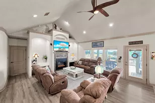 1101 Fountain View Dr, Crystal Beach, TX 77650 - Photo 19