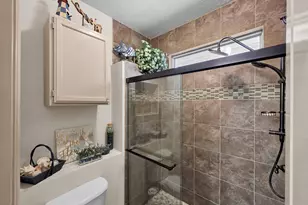 1101 Fountain View Dr, Crystal Beach, TX 77650 - Photo 33