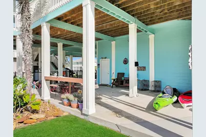 1101 Fountain View Drive, Crystal Beach, TX 77650 - Photo 13