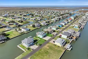 1101 Fountain View Dr, Crystal Beach, TX 77650 - Photo 45