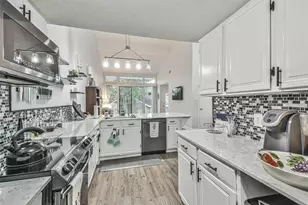 50 April Village, Conroe, TX 77356 - Photo 7