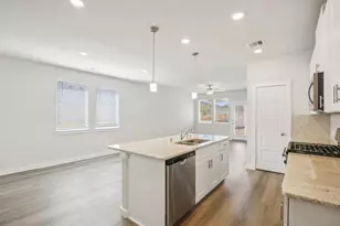 18616 Hillswood Dr, Conroe, TX 77316 - Photo 5