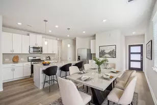 18616 Hillswood Dr, Conroe, TX 77316 - Photo 3